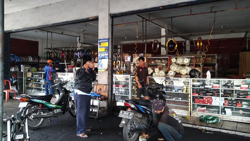 JIBOG GARAGE: Jantungnya Motor Cilacap yang Siap Menyala